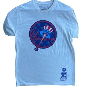 Mitchell & Ness Yankees White Tee with Blue and Red Graphic